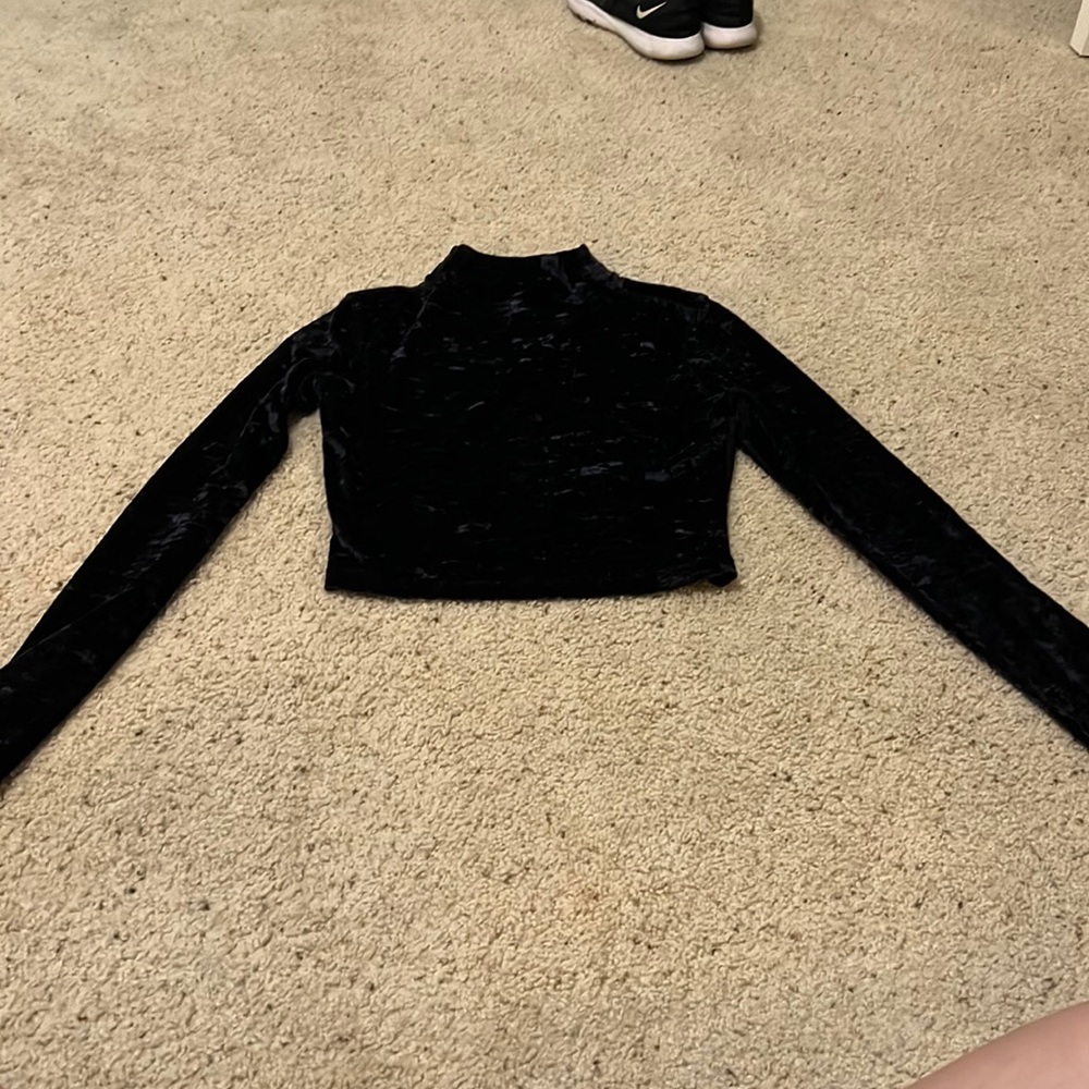 Lululemon Cropped Velvet Top